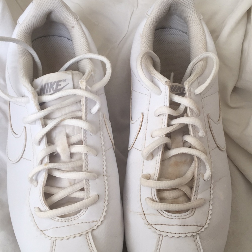 Nike cortez all white